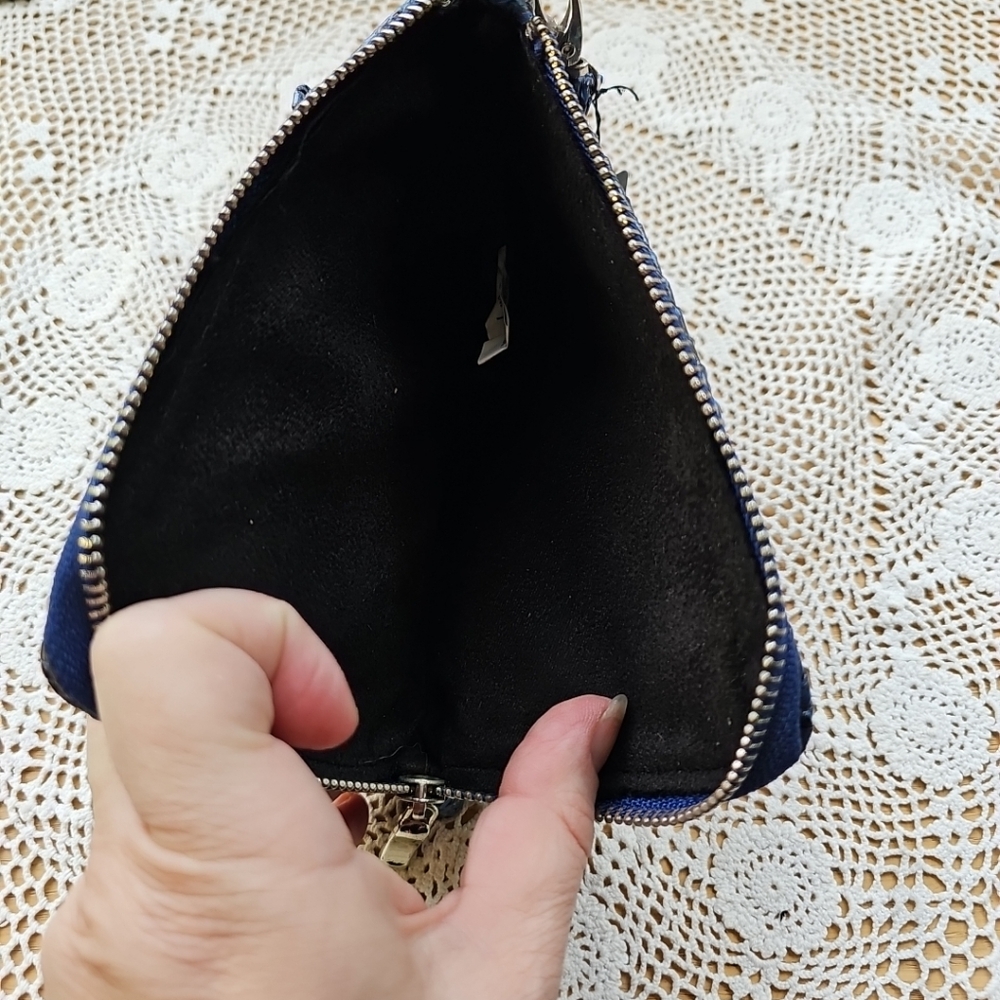 Metropolitan Mobility Wristlet Blue color - Picture 9 of 16